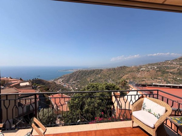 appartamento in vendita a Taormina in zona Spisone