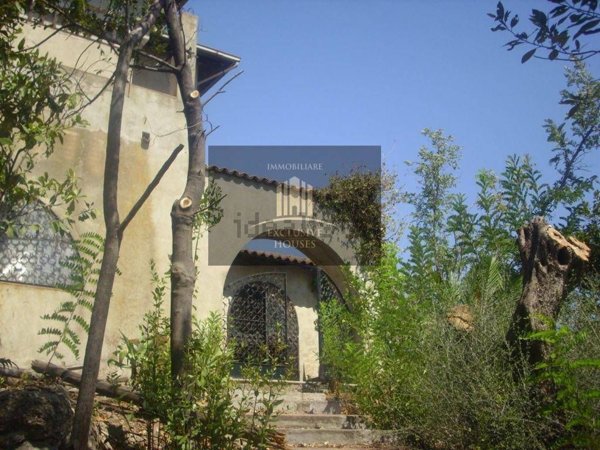 casa indipendente in vendita a Taormina in zona Trappitello