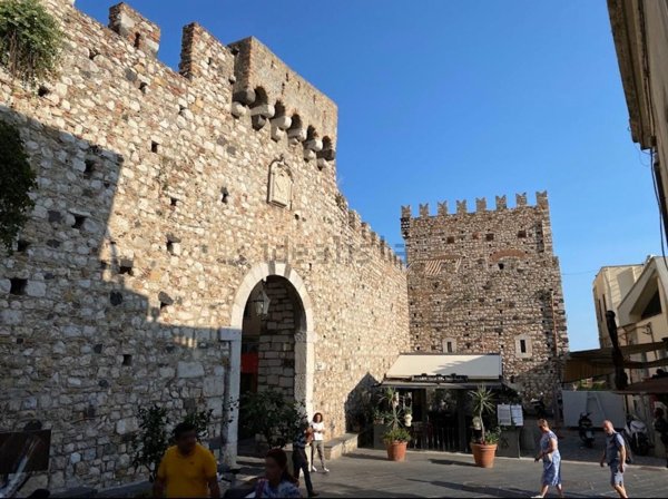 appartamento in vendita a Taormina in zona Villagonia