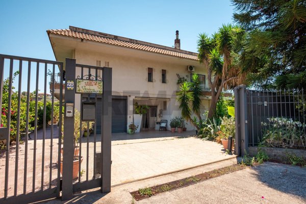 casa indipendente in vendita a Taormina in zona Trappitello