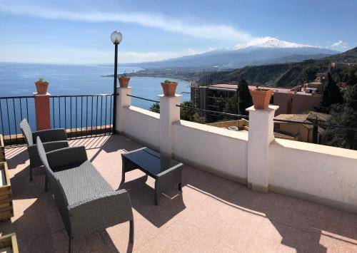 albergo in vendita a Taormina in zona Villagonia