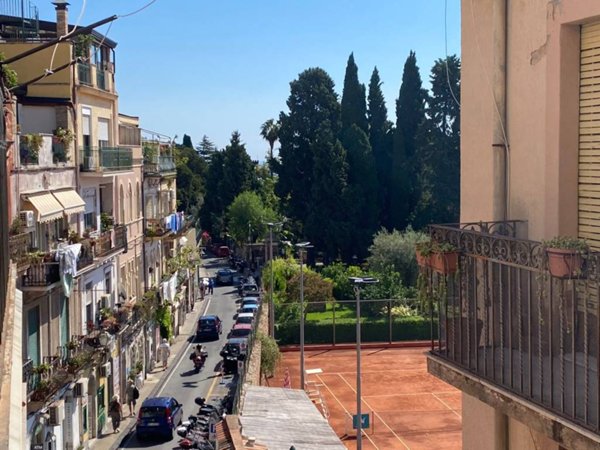 appartamento in vendita a Taormina in zona Villagonia