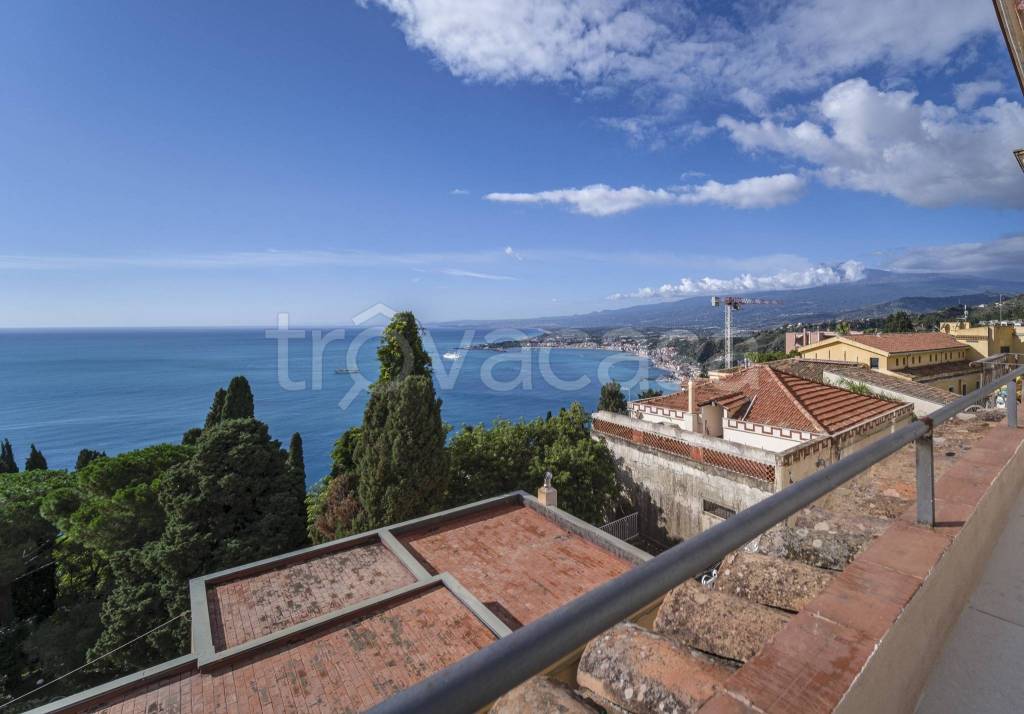 appartamento in vendita a Taormina in zona Villagonia