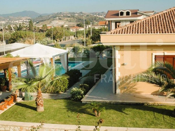 casa indipendente in vendita a Torregrotta in zona Scala