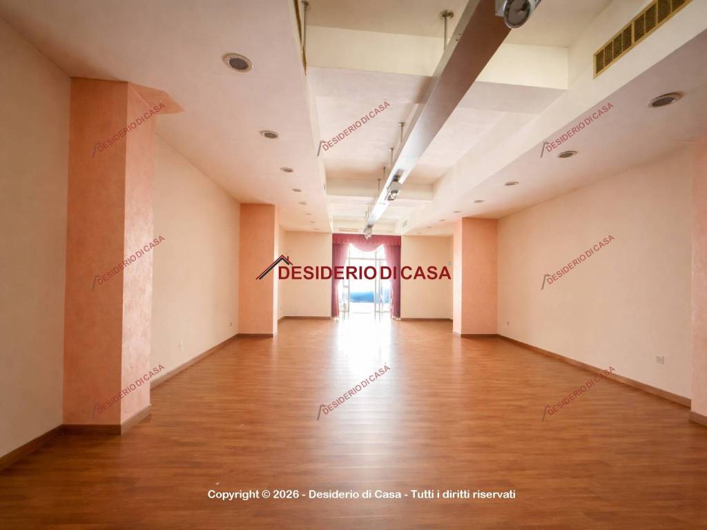 locale commerciale in vendita a Torregrotta in zona Scala