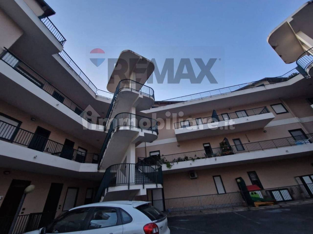 appartamento in vendita a Torregrotta in zona Scala