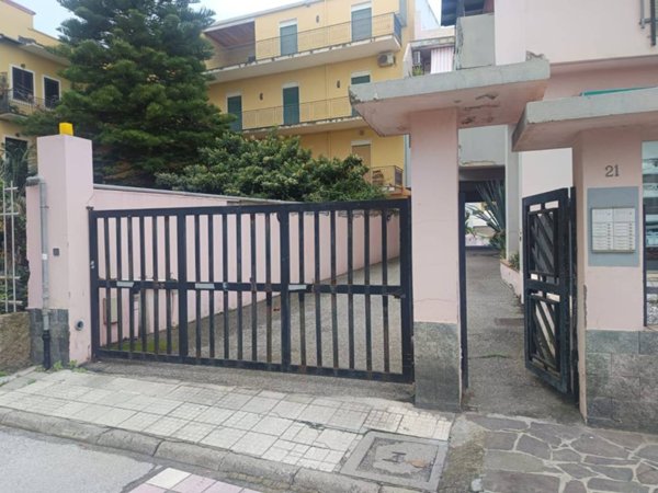 box auto in vendita a Torregrotta in zona Scala
