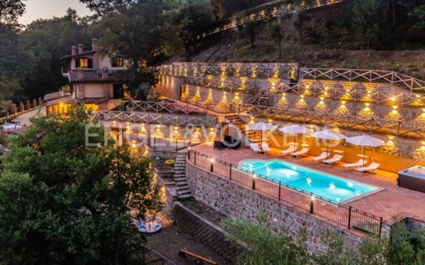 casa indipendente in vendita a Tortorici