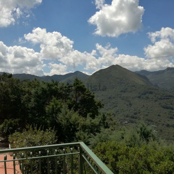casa indipendente in vendita a Tortorici