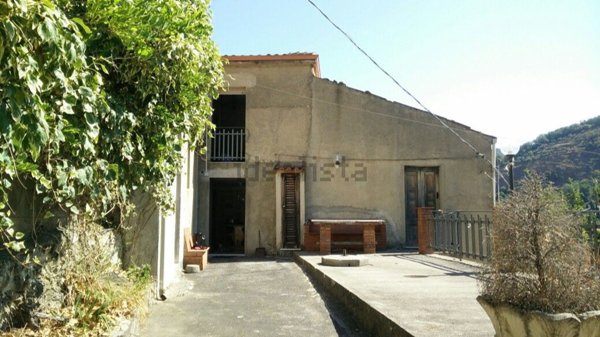 casa indipendente in vendita a Tortorici in zona Mercurio