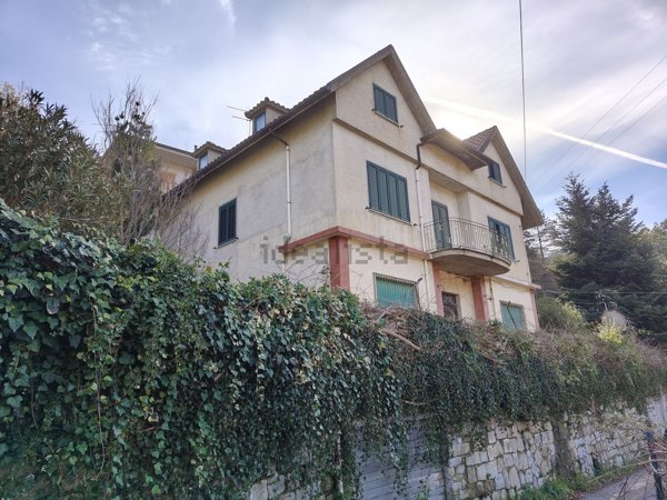 casa indipendente in vendita a Tortorici