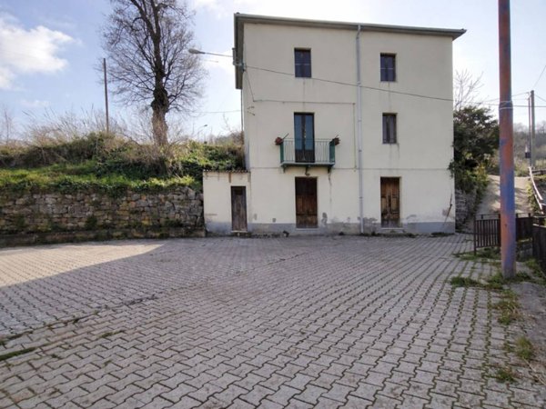 casa indipendente in vendita a Tortorici in zona S.Sergio