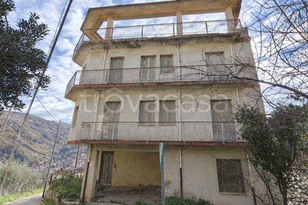casa indipendente in vendita a Tortorici in zona Sceti