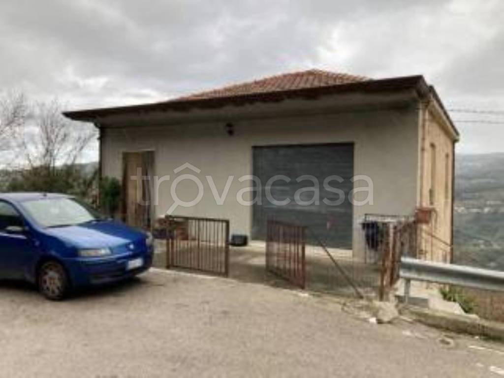 appartamento in vendita a Tortorici in zona Sceti