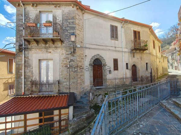 casa indipendente in vendita a Tortorici in zona Capuccini