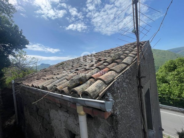 casa indipendente in vendita a Tortorici in zona Mercurio