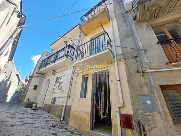 casa indipendente in vendita a Tripi