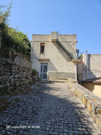 casa indipendente in vendita a Tripi