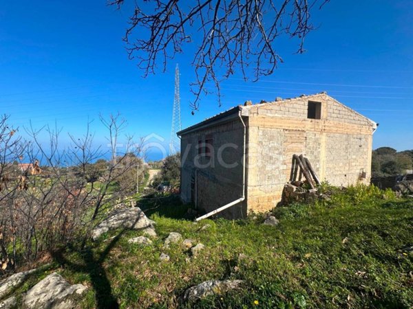 casa indipendente in vendita a Tusa