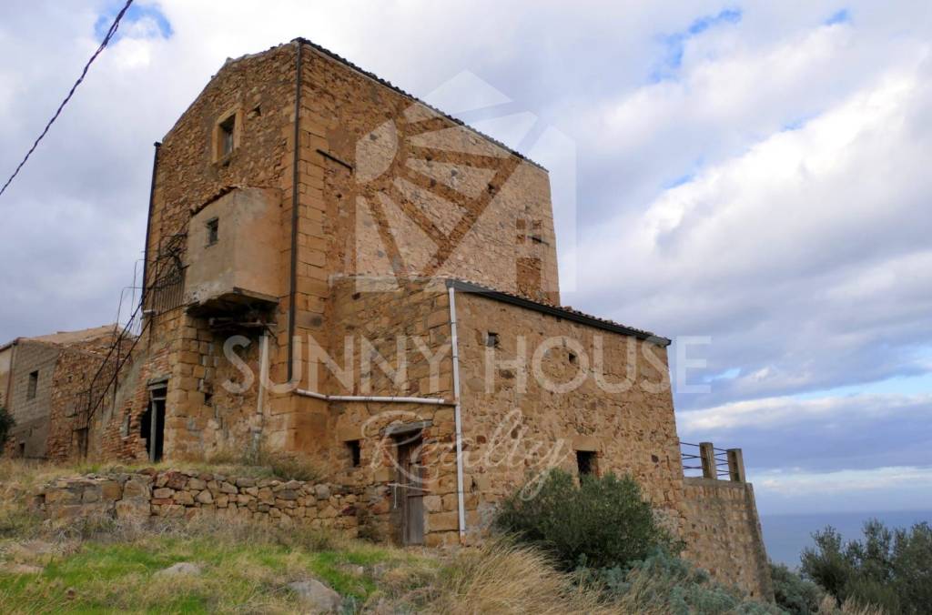 casa indipendente in vendita a Tusa in zona Castel di Tusa