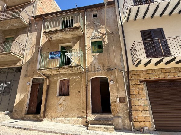 casa indipendente in vendita a Tusa in zona Castel di Tusa
