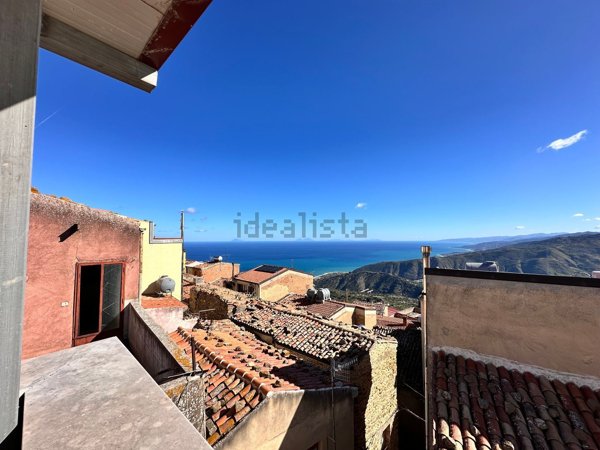 casa indipendente in vendita a Tusa in zona Castel di Tusa