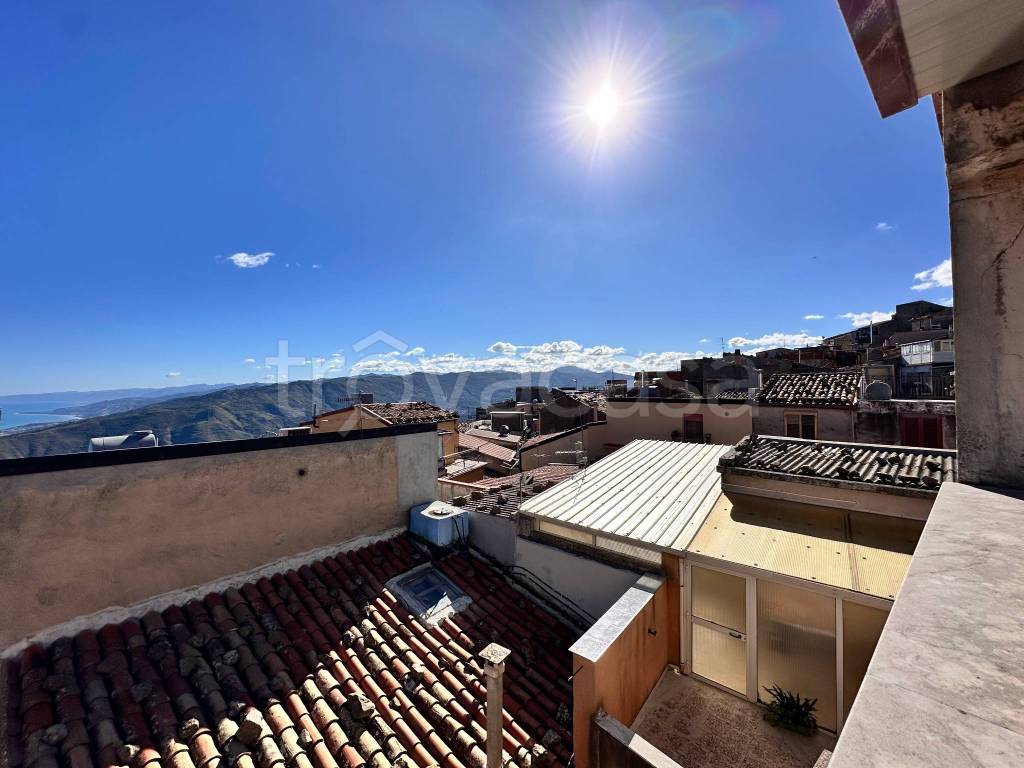 casa indipendente in vendita a Tusa in zona Castel di Tusa