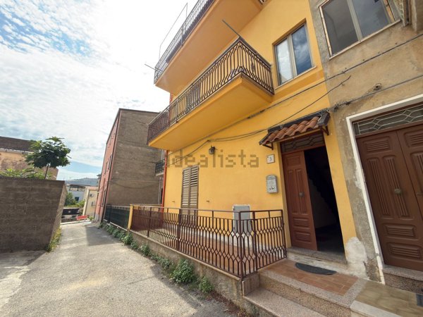 appartamento in vendita a Tusa in zona Castel di Tusa