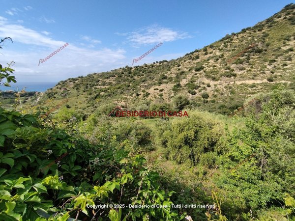 casa indipendente in vendita a Tusa in zona Castel di Tusa