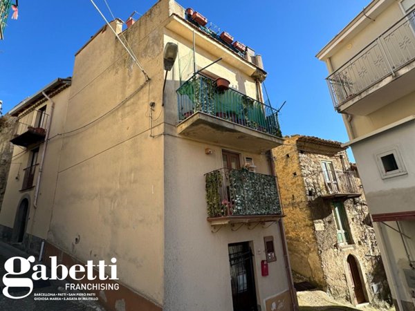 casa indipendente in vendita ad Ucria