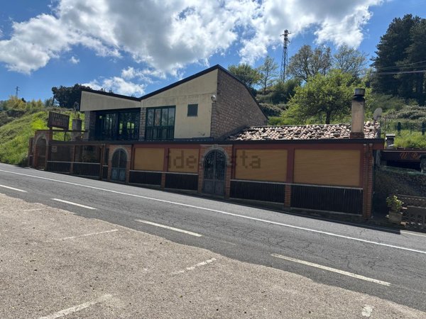 appartamento in vendita ad Ucria