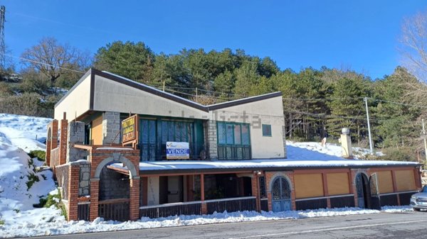 appartamento in vendita ad Ucria