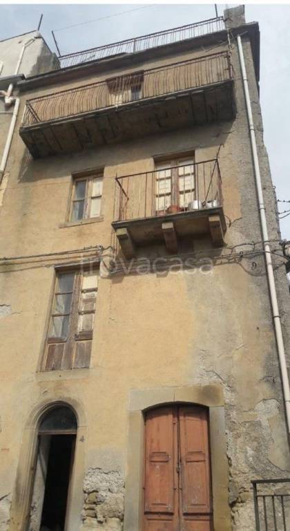 casa indipendente in vendita ad Ucria