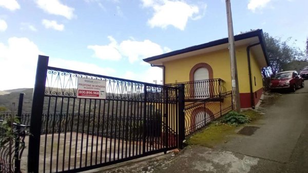appartamento in vendita ad Ucria