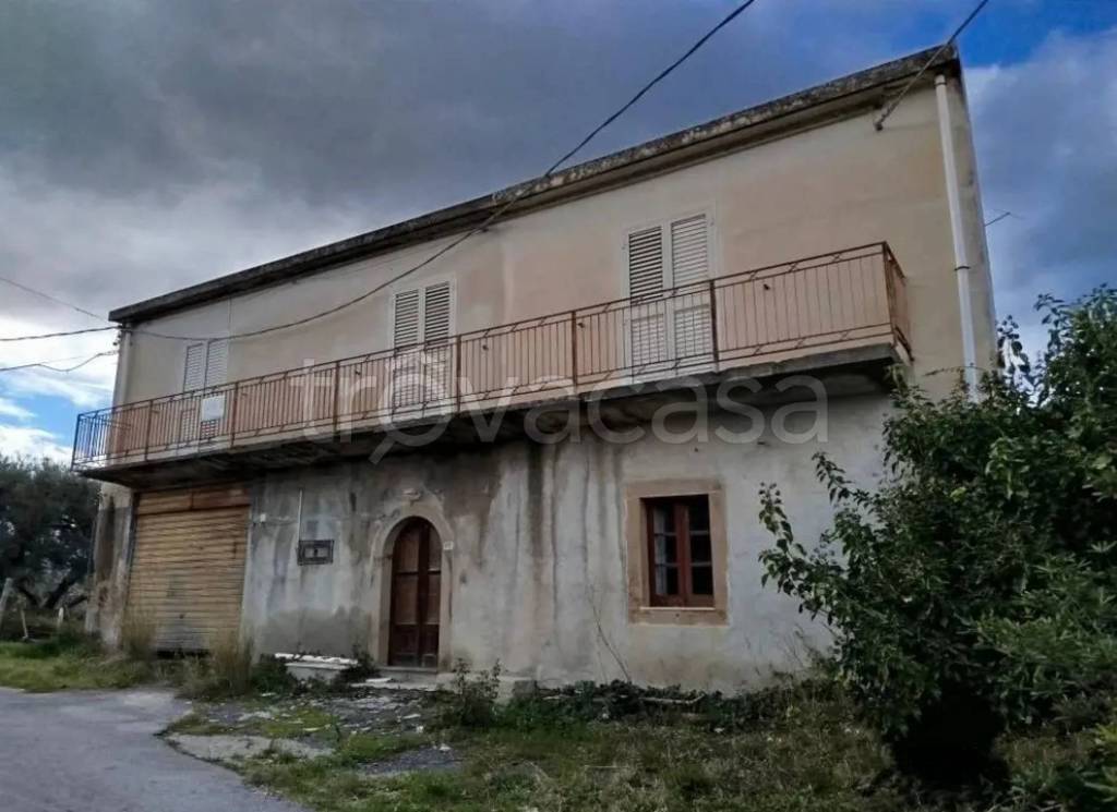 casa indipendente in vendita ad Ucria