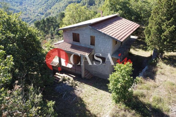 casa indipendente in vendita ad Ucria