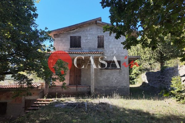 casa indipendente in vendita ad Ucria