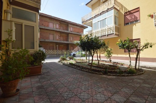 appartamento in vendita a Valdina in zona Fondachello