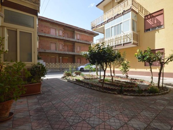 appartamento in vendita a Valdina in zona Fondachello