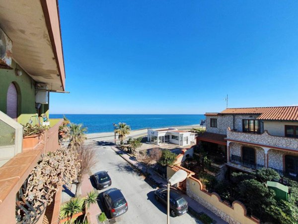 appartamento in vendita a Valdina in zona Fondachello