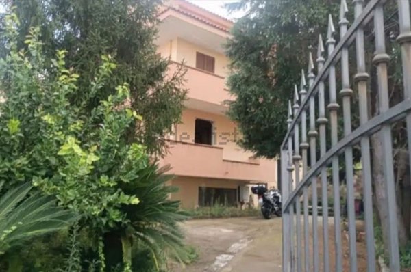 casa indipendente in vendita a Valdina