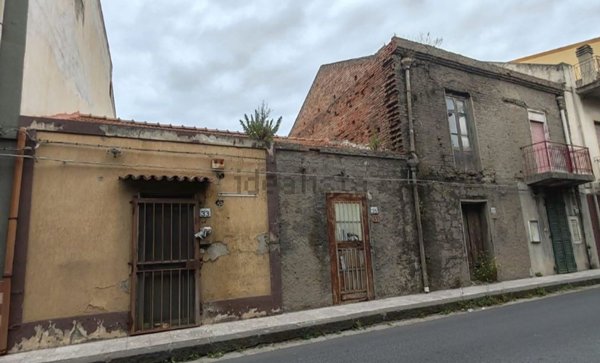 intera palazzina in vendita a Valdina in zona Fondachello