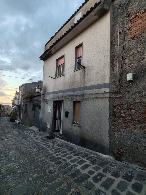 casa indipendente in vendita a Valdina