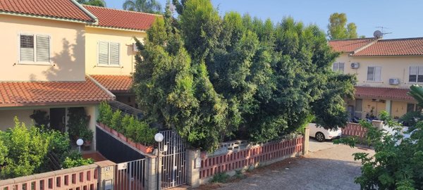 casa indipendente in vendita a Valdina