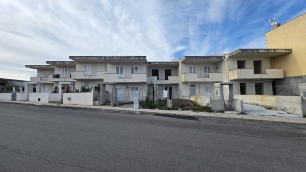 casa indipendente in vendita a Valdina