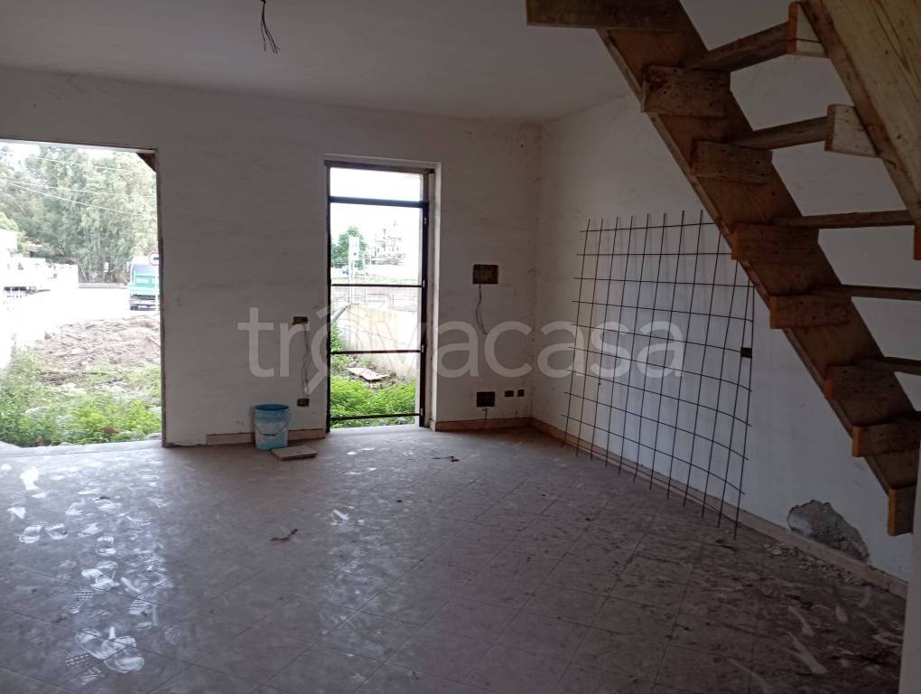 casa indipendente in vendita a Valdina