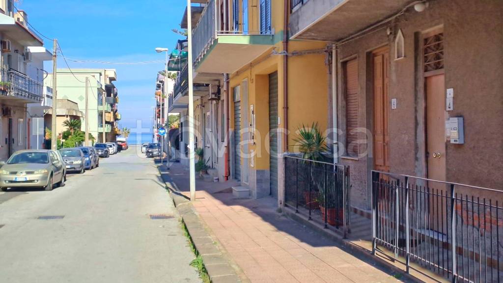 appartamento in vendita a Valdina in zona Fondachello