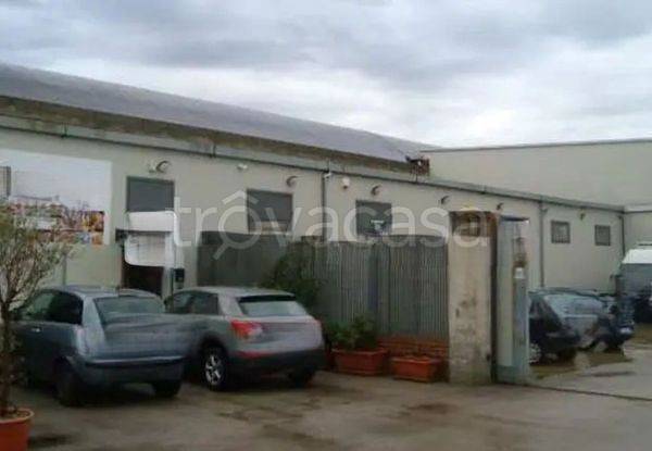 locale commerciale in vendita a Valdina in zona Fondachello