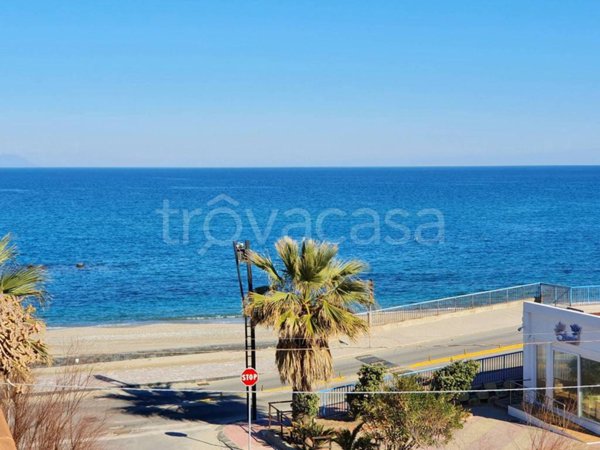 appartamento in vendita a Valdina in zona Fondachello