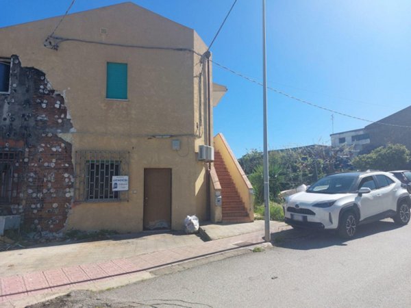 appartamento in vendita a Valdina in zona Fondachello